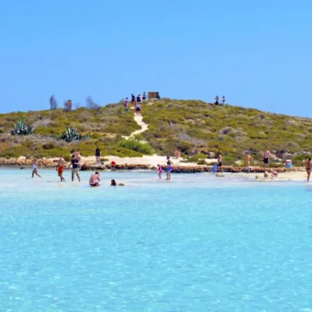 Picture This Enjoying Your Holiday In A Luxury 5 Star In For Less Than A 1311 فيلة *