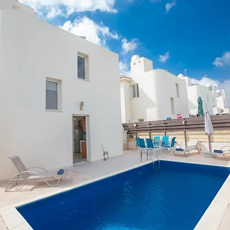 Picture This Enjoying Your Holiday In A Luxury 5 Star In For Less Than A 1311 * باراليمني