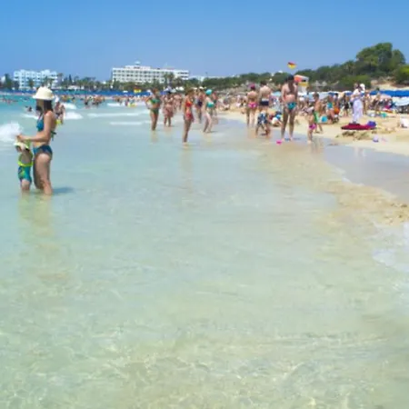 Picture This Enjoying Your Holiday In A Luxury 5 Star In For Less Than A 1311 فيلة