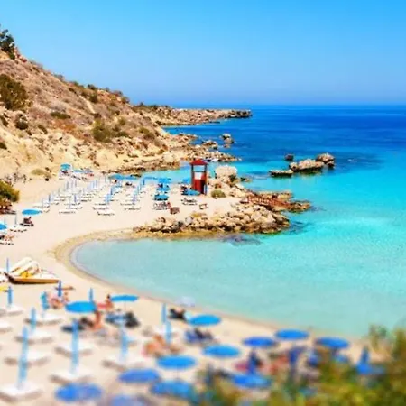 Picture This Enjoying Your Holiday In A Luxury 5 Star In For Less Than A 1311 فيلة