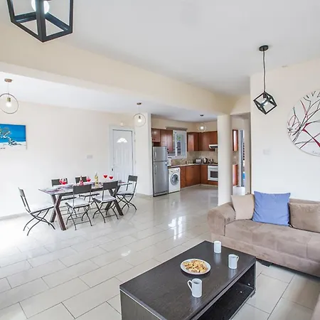 Villa Picture This Enjoying Your Holiday In A Luxury 5 Star In For Less Than A 1311 Paralimni