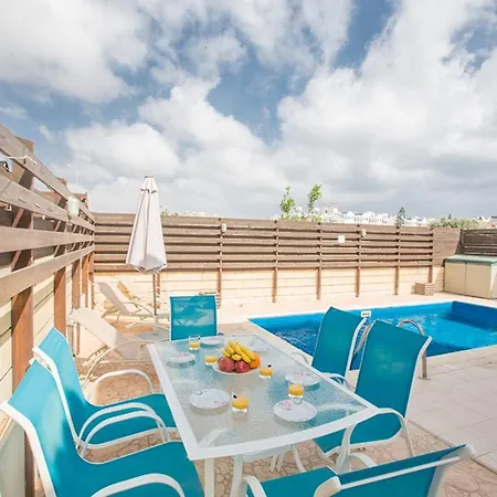 Picture This Enjoying Your Holiday In A Luxury 5 Star In For Less Than A 1311 Paralimni